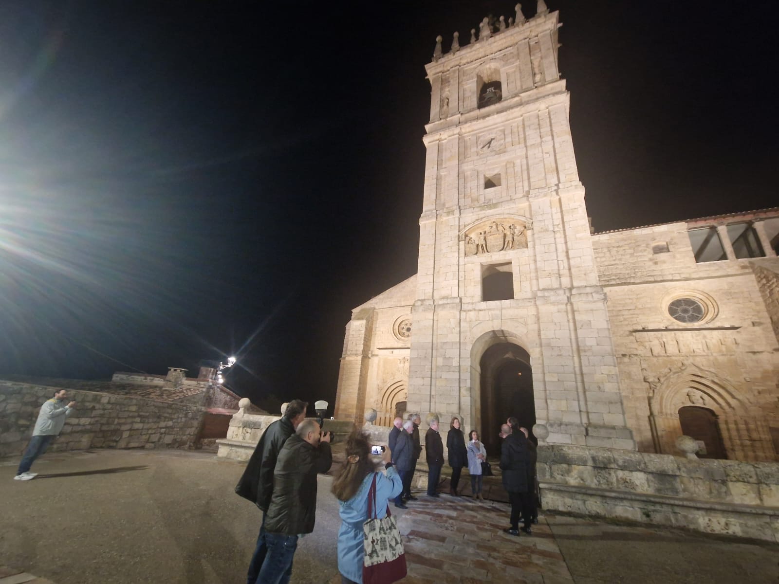 San Hipólito de Támara deslumbra con su nueva iluminación - Palencia en la  Red