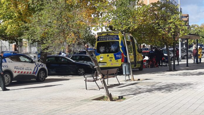 Tratan de reanimar sin éxito a un varón en la avenida de Asturias de Palencia