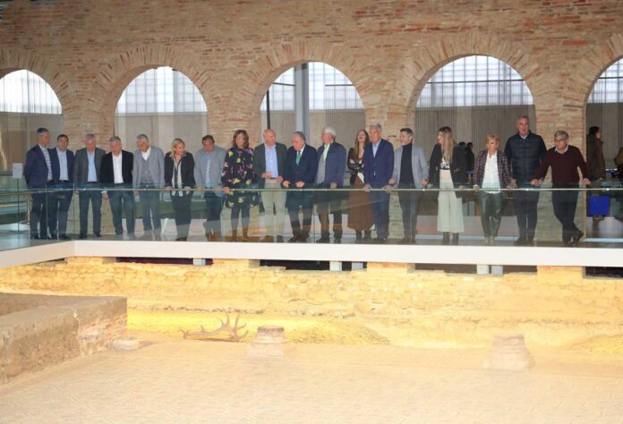 El consejero de la Presidencia, Jesús Julio Carnero, preside la reunión de Coordinación Territorial con los delegados territoriales de la Junta en la Villa Romana de La Olmeda - Foto Brágimo (ICAL)