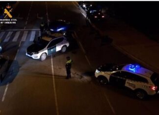 Imagen de una intervención anterior de la Guardia Civil de Palencia en una quedada de vehículos. / Guardia Civil