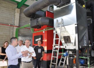 El rector, Antonio Largo, el vicerrector de de Infraestructuras, Julio Grijalba, y la vicerrectora de Palencia, Amalia Rodríguez, durante la visita oficial a la nueva instalación el pasado mes de julio. Foto: Universidad de Valladolid.