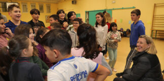La consejera de Familia e Igualdad de Oportunidades, Isabel Blanco, visita a los participantes del programa Conciliamos Incluye Navidad del colegio Juan Mena de Palencia. BRÁGIMO - ICAL