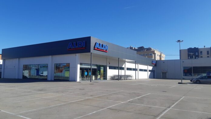 A-Aldi-se-le-queda-pequeño-Palencia