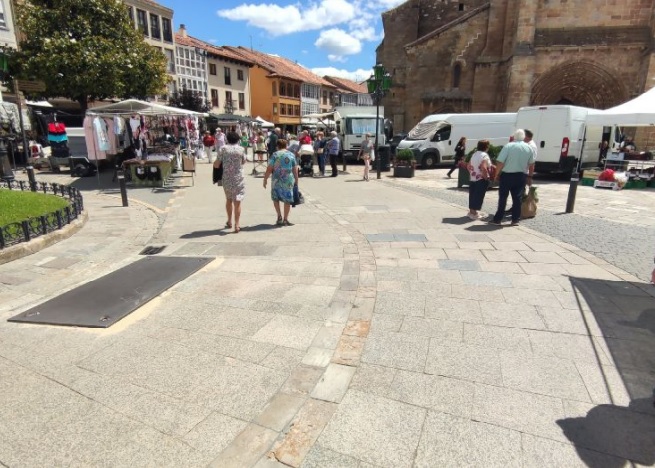 Aguilar-sustituirá-la-piedra-por-el-asfalto-en-su-Plaza-de-España-c