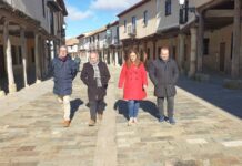 Virginia Barcones visita Ampudia para conocer el proyecto de alumbrado eficiente e inteligente que el municipio palentino prevé desarrollar con financiación del DUS 5000