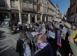Feministas-de-León-Ponferrada-Palencia-concentran-en-defensa-aborto-“libre,-seguro-gratuito”