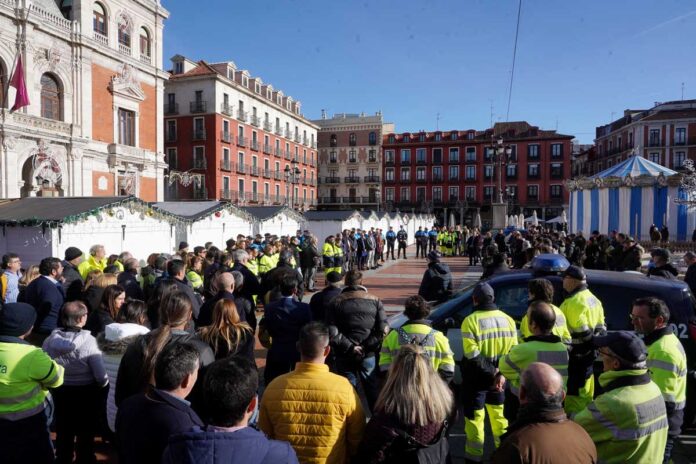 concentracion en valladolid tras la muerte de un trabajador del servicio de Limpieza. Miriam Chacón (ICAL)