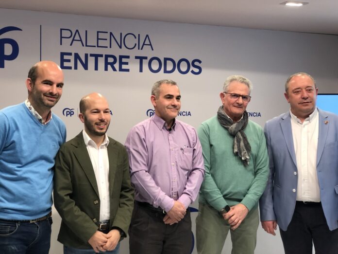 Gañan, Majon, Maza y Tapia en la sede del PP tras su presentación.