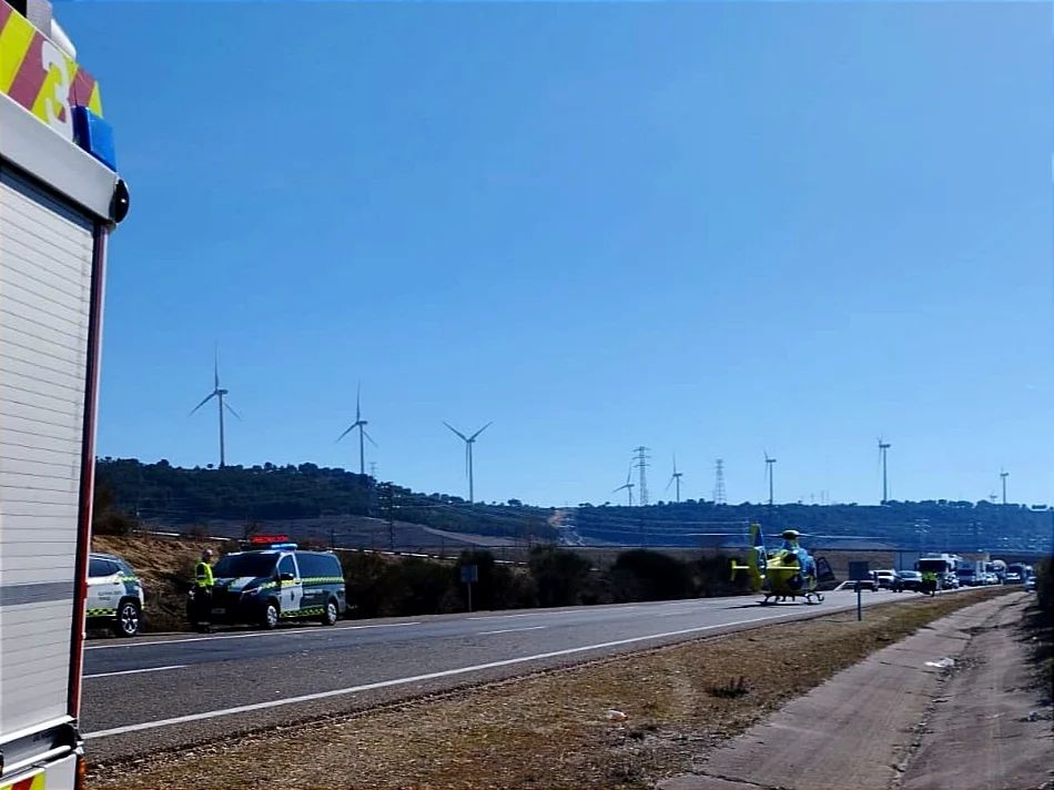 Herida-una-persona-al-colisionar-contra-un-quitamiedos-ronda-Palencia-s