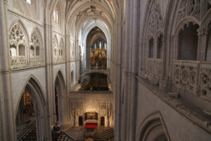 Trascoro y nave central de la catedral de Palencia. / ICAL