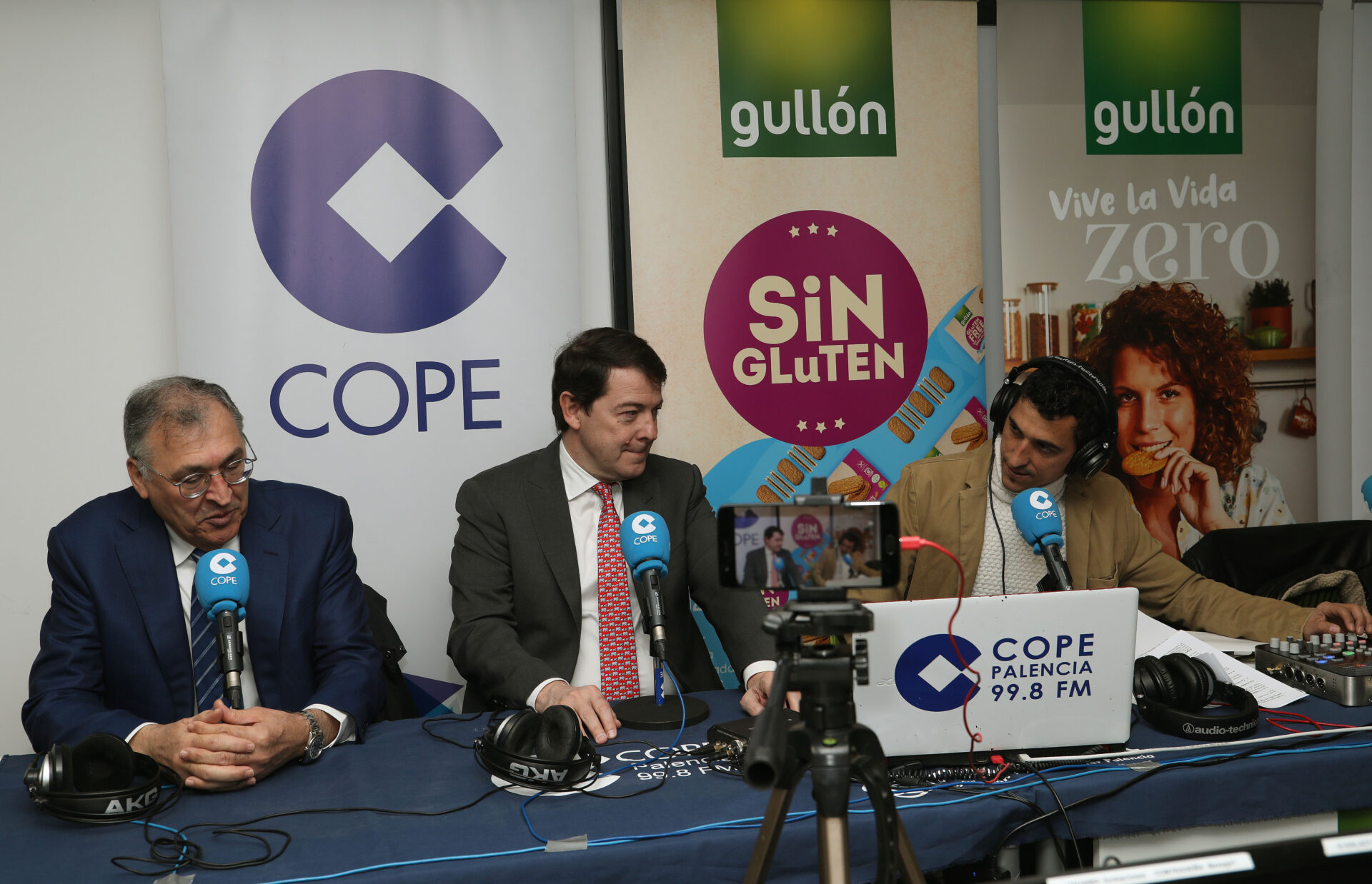 El presidente de la Junta participa en el 130 aniversario de Galletas Gullón en Aguilar de Campoo (Palencia)