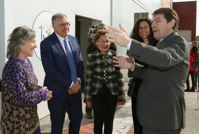 El presidente de la Junta participa en el 130 aniversario de Galletas Gullón en Aguilar de Campoo (Palencia)