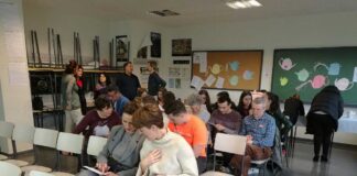 imagen de archivo de una actividad en la Escuela Oficial de Idiomas de Palencia - Foto EOI