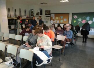 imagen de archivo de una actividad en la Escuela Oficial de Idiomas de Palencia - Foto EOI