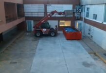 Espacio en el que se instalará el módulo prefabricado y ya contratado, en el que se establecerá la sala de espera de urgencias durante los próximos años. / Óscar Herrero