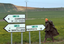 Correos-reactiva-el-transporte-mochilas-Camino-Francés-paso-Palencia