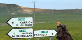 Correos-reactiva-el-transporte-mochilas-Camino-Francés-paso-Palencia