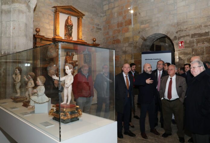 El consejero de Cultura inaugura el nuevo museo-iglesia de Santiago en Carrión de los Condes (Palencia)