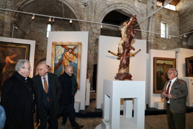 El consejero de Cultura inaugura el nuevo museo-iglesia de Santiago en Carrión de los Condes (Palencia)