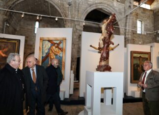 El consejero de Cultura inaugura el nuevo museo-iglesia de Santiago en Carrión de los Condes (Palencia)