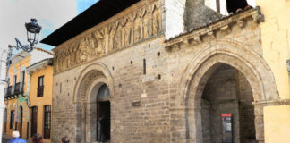 El consejero de Cultura inaugura el nuevo museo-iglesia de Santiago en Carrión de los Condes (Palencia)