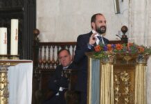 Vicente-Díez-pregona-la-Semana-Santa-Palencia-través-referencias-históricas