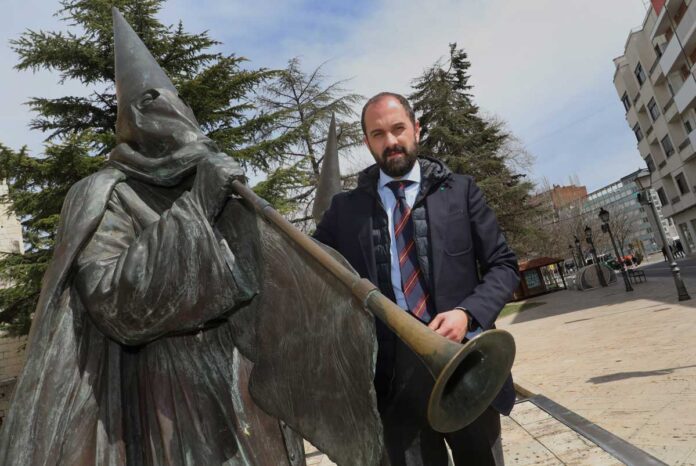 Vicente Díez, pregonero de la Semana Santa de Palencia 2023. Brágimo ICAL