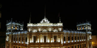 iluminación palacio provincial Hora del Planeta
