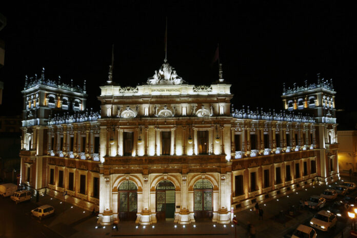 iluminación palacio provincial Hora del Planeta