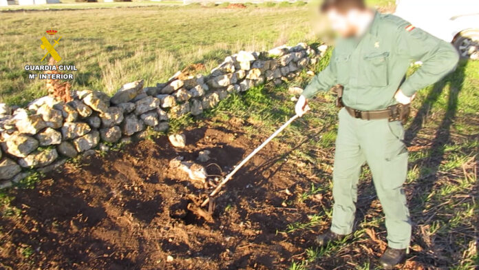 Guardia Civil criadero Meneses liebres