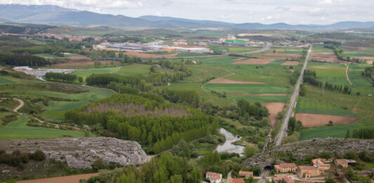 El-AVE-a-Cantabria-lejos-Tuerces-con-7-túneles-20-viaductos-parada-Aguilarcampoo