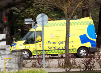 Imagen de una ambulancia de Emergencias Sanitarias. / ICAL
