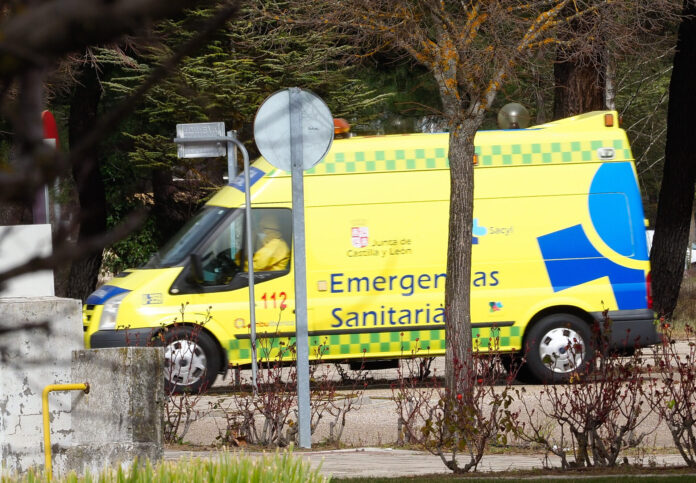 Imagen de una ambulancia de Emergencias Sanitarias. / ICAL