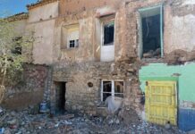 Imagen de una vivienda en ruinas en un pueblo de El Cerrato.