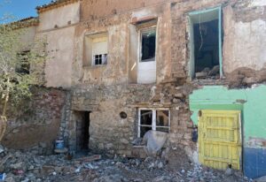 Imagen de una vivienda en ruinas en un pueblo de El Cerrato.