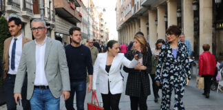La ministra de Transportes, Movilidad y Agenda Urbana vista Palencia junto con la candidata del PSOE a la Alcaldía