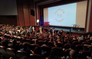 Imagen del encuentro mantenido hoy en el Teatro Ortega de Palencia por los miembros de Prosol para celebrar su 25 aniversario.