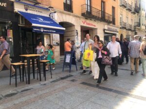Macarena Olona visita Palencia para apoyar la candidatura de Caminando Juntos