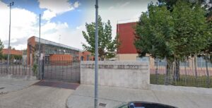 Puerta del instituto Trinidad Arroyo de la capital palentina. / Google Street View