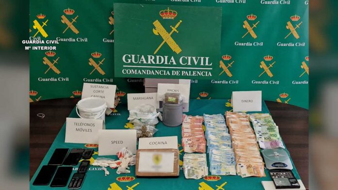 La Guardia Civil detiene a cuatro personas por delito contra la salud pública (tráfico de drogas) en Herrera de Pisuerga, Guardo e Hinojedo-Cantabria