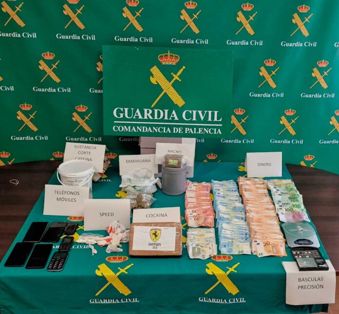 detenidos trafico de drogas guardia civil palencia