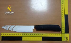 Arma blanca intervenida al agresor por la Guardia Civil