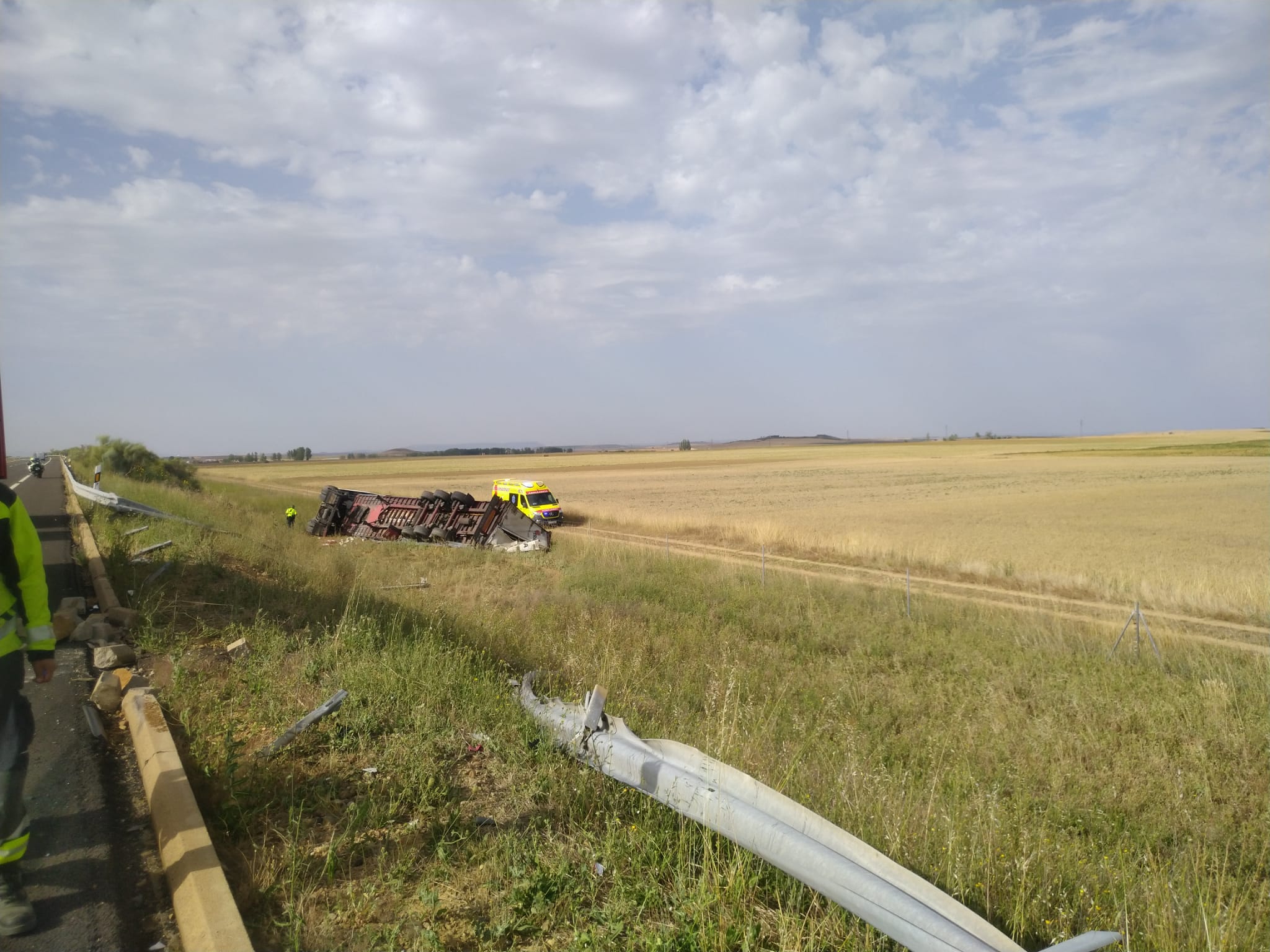 Dos heridos graves al chocar un camión con un turismo en Frómista ...