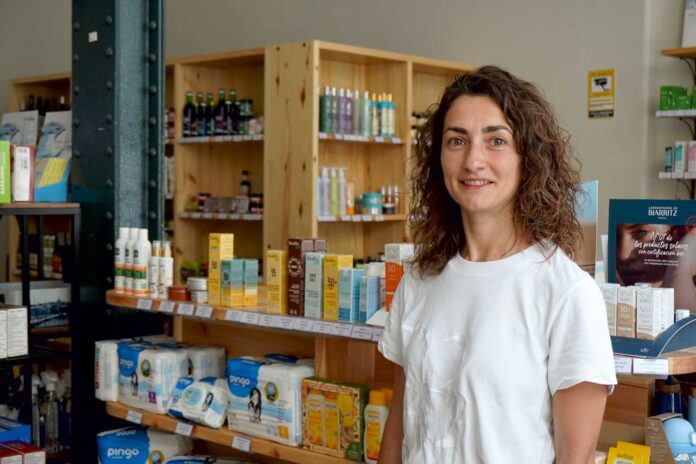 Miriam Frontela en su tienda Orgánica en Palencia