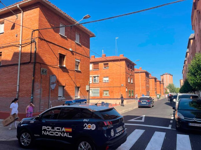Varios vehículos policiales en la capital palentina.