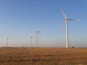 Parque eólico en un páramo de Palencia con aerogeneradores