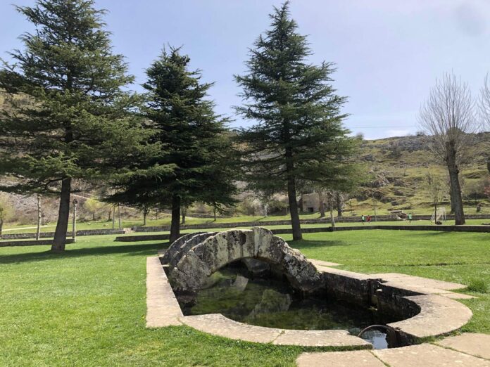 Fuente La Reana Velilla del Río Carrión