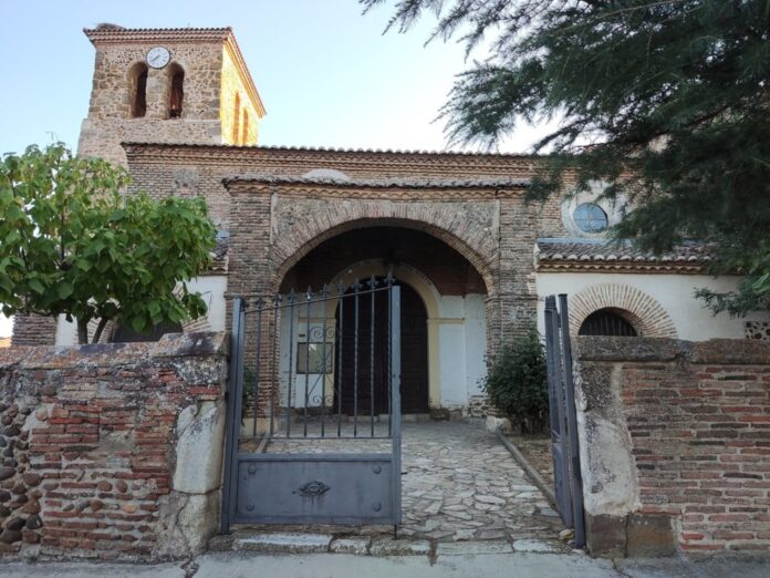 Iglesia de San Lorenzo en san Llorente del Paramo