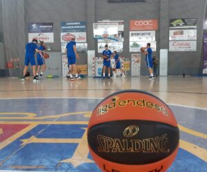 Los balones de la Liga Endesa ya están en Palencia. / Óscar Herrero