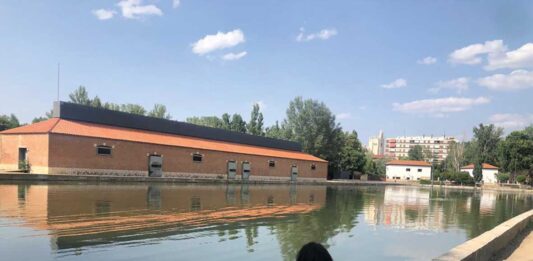 Dársena del Canal de Castilla en Palencia